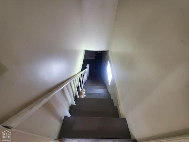 691 Crestline Dr, Piggott, AR 72454 - view of stairway