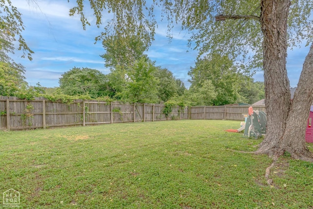 1409 Hemingway Cir, Jonesboro, AR 72405 - view of yard