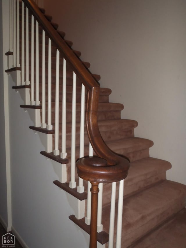 4 Virginia Rd, Newport, AR 72112 - view of staircase