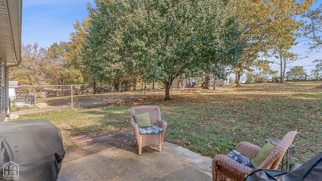 214 Holmes Rd, Jonesboro, AR 72405 - view of yard with a patio area