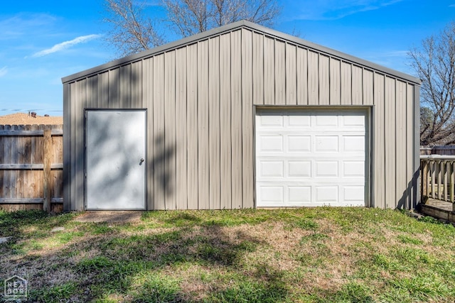 605 SE 2nd St SE, Hoxie, AR 72433 - detached garage with fence