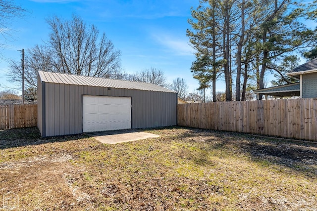 605 SE 2nd St SE, Hoxie, AR 72433 - detached garage featuring fence