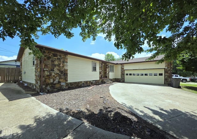 207 Keasler Dr, Paragould, AR 72450 - photo 1