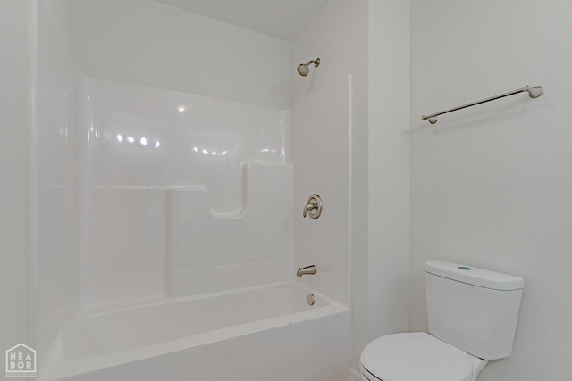 2516 Rebecca Dr, Pocahontas, AR 72455 - bathroom featuring toilet and shower / tub combination