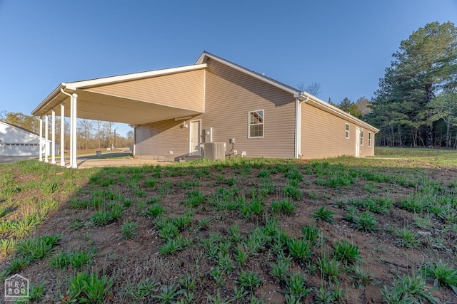 2516 Rebecca Dr, Pocahontas, AR 72455 - view of side of home with a central air condition unit