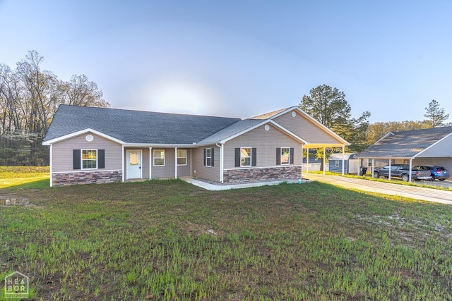 2516 Rebecca Dr, Pocahontas, AR 72455 - ranch-style house with stone siding, a front yard, and roof with shingles