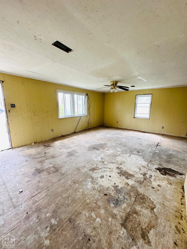 315 Arrington St, Newport, AR 72112 - unfurnished room with a textured ceiling and ceiling fan