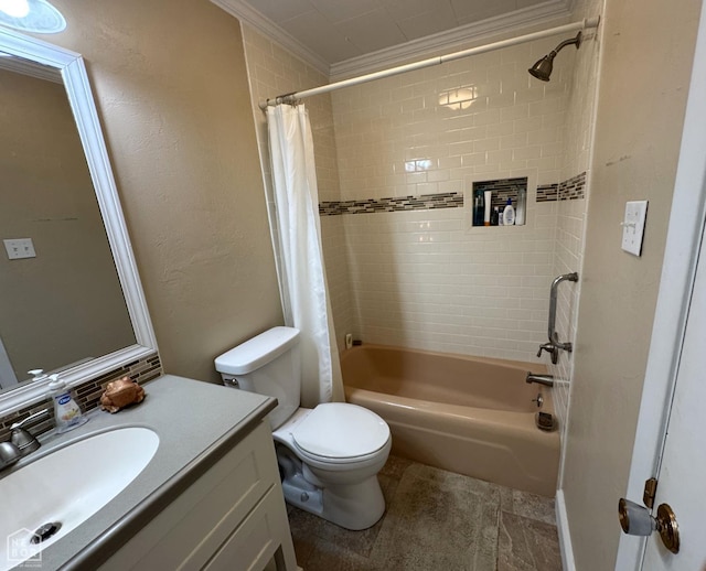937 Homecrest Dr, Piggott, AR 72454 - full bath featuring shower / bath combo with shower curtain, vanity, and crown molding