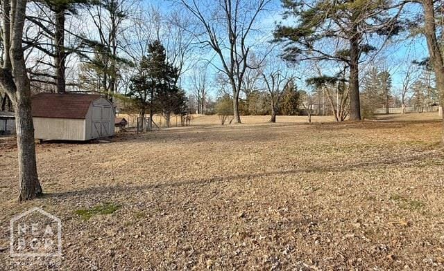 2187 Seagraves Rd, Pocahontas, AR 72455 - view of yard with a shed