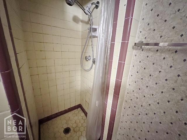 905 Locust Dr, Jonesboro, AR 72401 - full bath with a stall shower