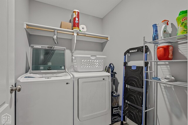 716 Gabe Ln, Manila, AR 72442 - laundry area featuring separate washer and dryer