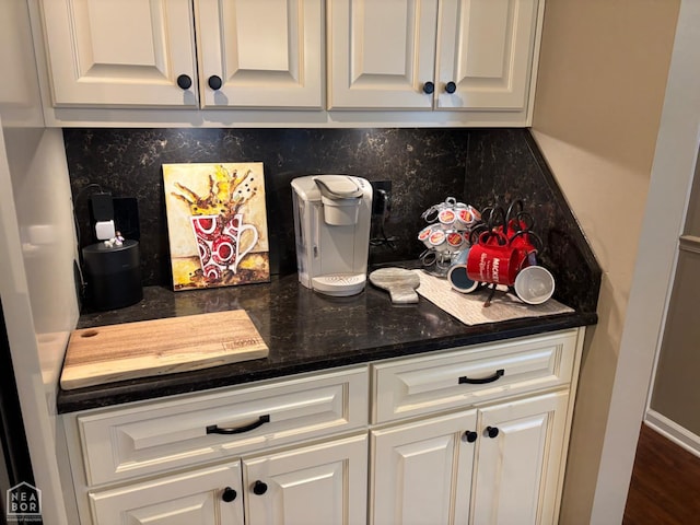 2208 Shafer Cir, Newport, AR 72112 - detailed view of backsplash
