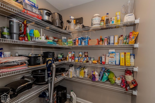 1011 S 59th St S, Paragould, AR 72450 - view of pantry