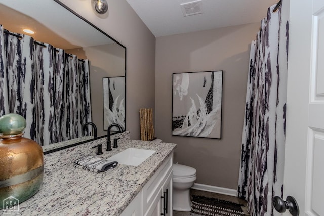 1011 S 59th St S, Paragould, AR 72450 - full bath featuring vanity and a shower with shower curtain