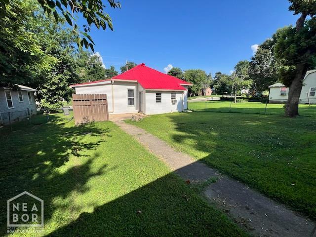 518 N 4th St, Paragould, AR 72450 - view of yard