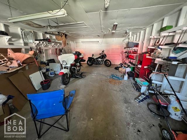 518 N 4th St, Paragould, AR 72450 - view of garage