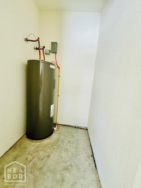 3803 Stone Ridge Dr, Paragould, AR 72450 - utilities featuring water heater