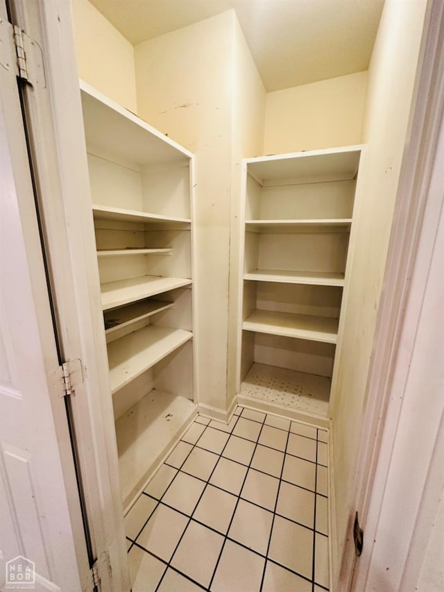 2208 John Cir, Newport, AR 72112 - view of pantry