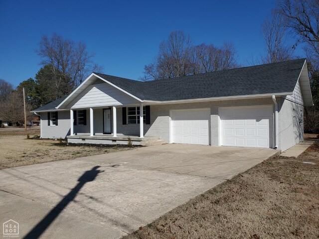 1017 Homecrest Dr, Piggott, AR 72454