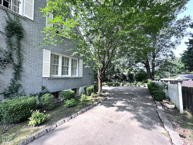 582 N 4th Ave, Piggott, AR 72454 - view of road