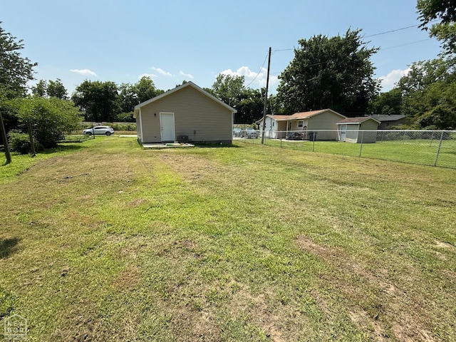 704 N Ozark St, Trumann, AR 72472 - view of yard