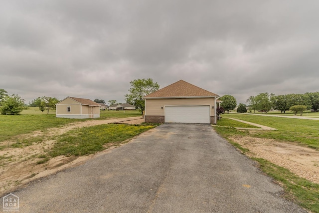 view of front of house featuring a front yard