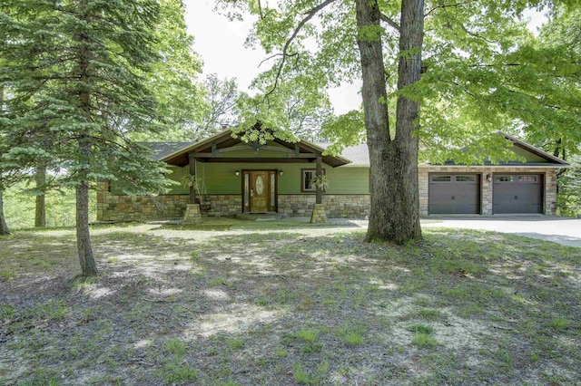 69 Jackson Rdg, Eureka Springs, AR 72631 - view of front of property featuring a garage