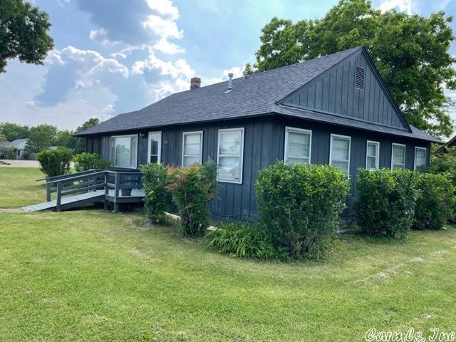 647 Ash Flat Dr, Ash Flat, AR 72513