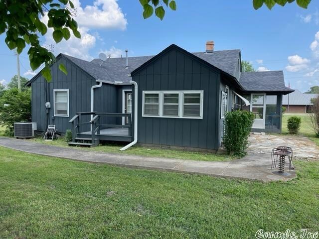 647 Ash Flat Dr, Ash Flat, AR 72513