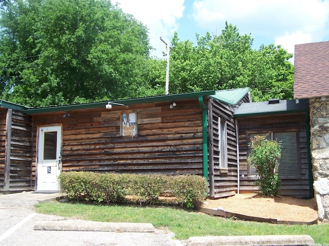 view of side of home