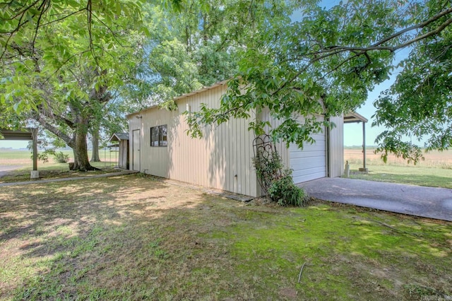 view of yard with a garage