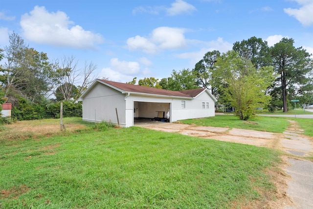 exterior space featuring a lawn