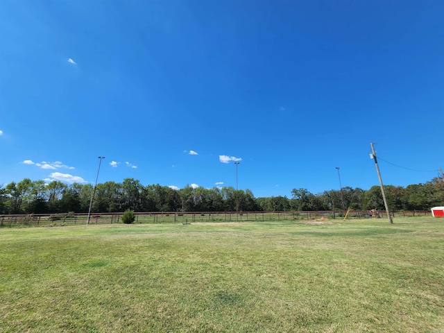 view of yard featuring a rural view