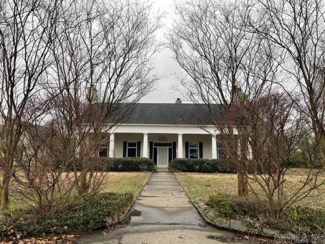 view of front of house