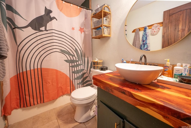 full bathroom featuring oversized vanity, toilet, shower / bathtub combination with curtain, and tile flooring