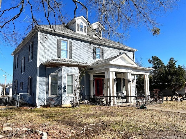 view of front facade featuring a porch