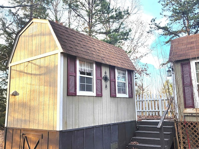 view of outbuilding