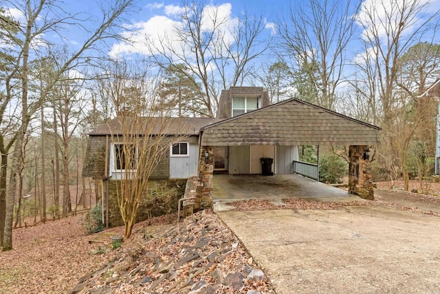 view of front of house with a carport