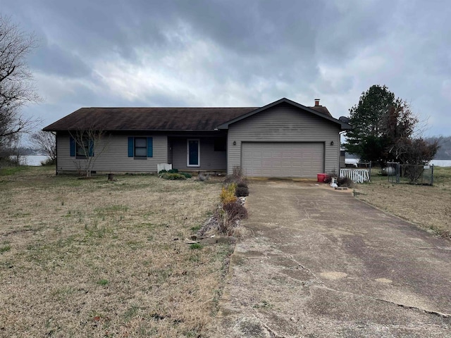 1811 Friendly Pt, Horseshoe Bend, AR 72512 - single story home with a garage and a front lawn
