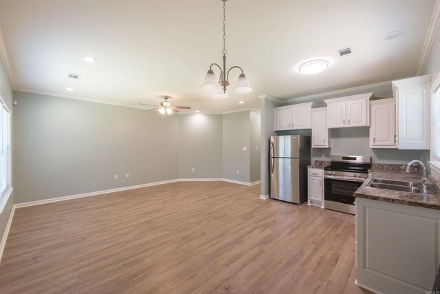 empty room with concrete flooring