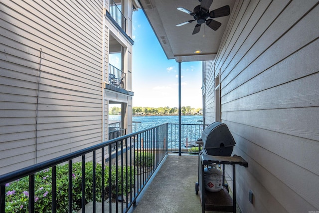 balcony with ceiling fan