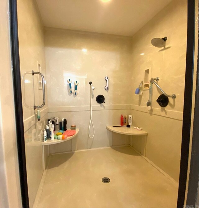 500 E Ingram St, E Camden, AR 71701 - full bath featuring a shower