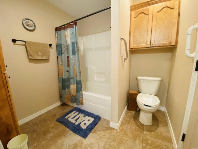 500 E Ingram St, E Camden, AR 71701 - full bathroom with baseboards, toilet, and shower / bathtub combination with curtain
