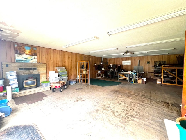 garage featuring ceiling fan