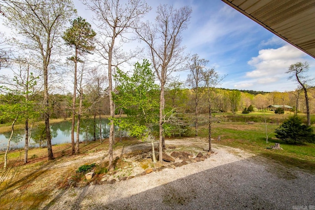 view of yard featuring a water view