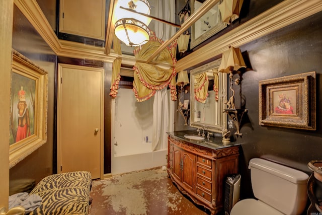 full bathroom with toilet, vanity, and washtub / shower combination