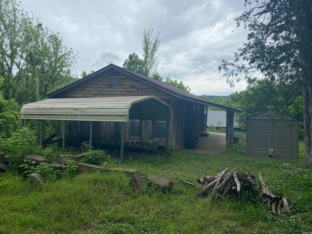 view of outdoor structure featuring a carport