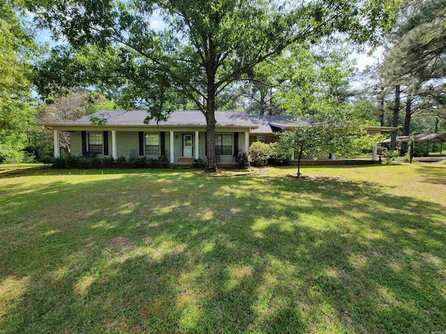 view of front of property with a front yard