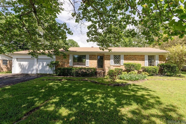 ranch-style house with a front yard