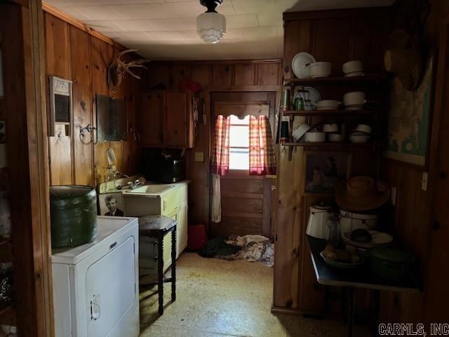 kitchen featuring washer / clothes dryer